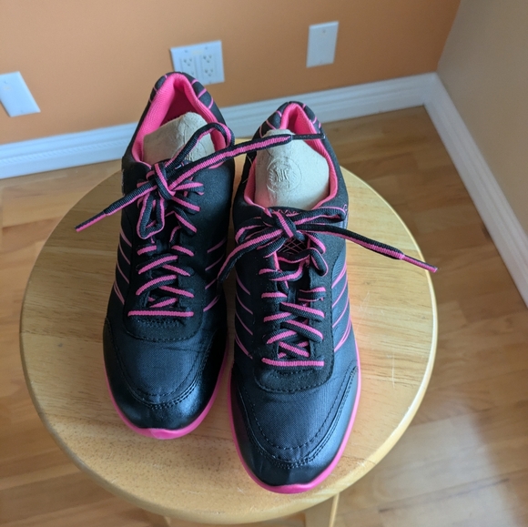 Coach Shoes - COACH Sneakers Women's Size 8 Black & Pink Q1286 DARLA